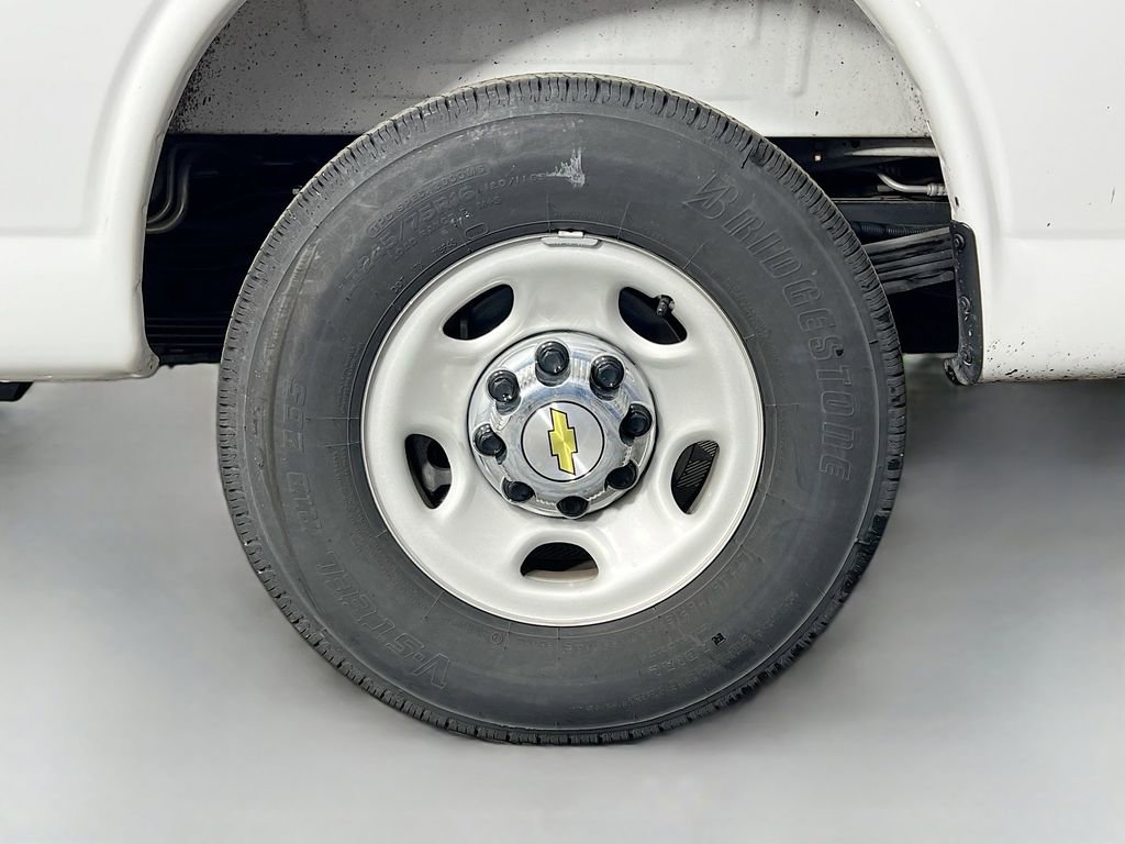 Used 2025 Chevrolet Express 3500 LT w/ LT Preferred Equipment Group RWD image 30