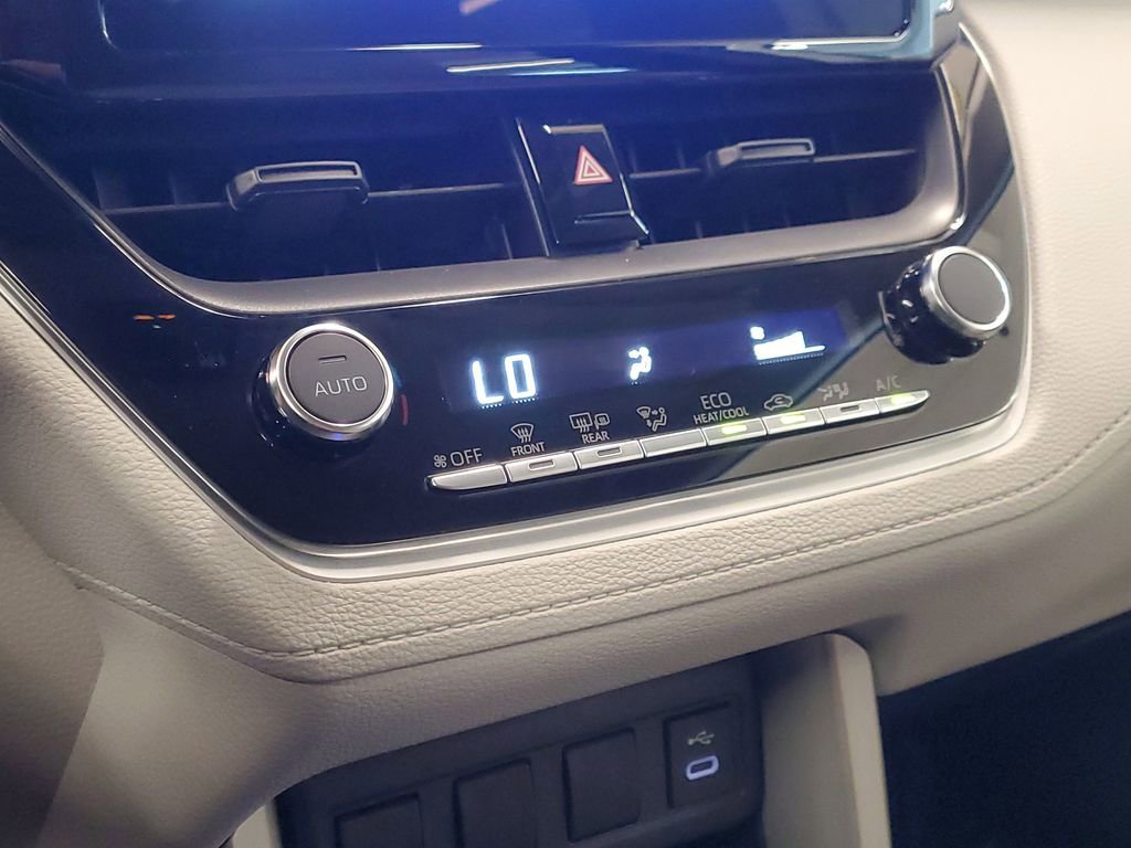 Certified 2024 Toyota Corolla Cross LE image 27