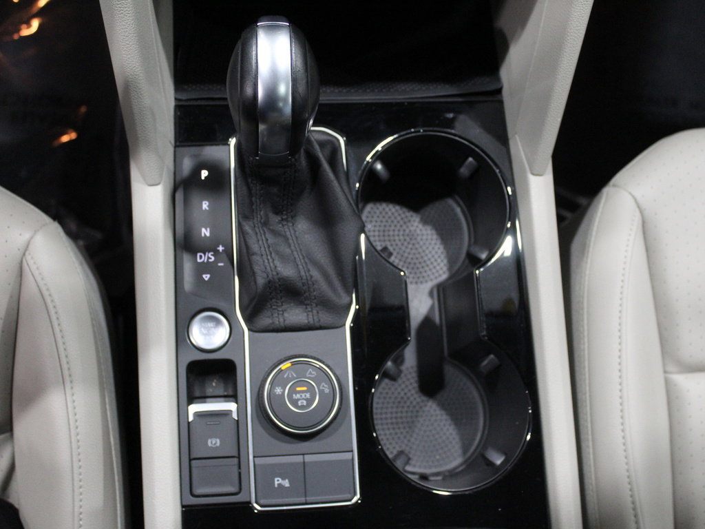 Used 2019 Volkswagen Atlas SEL R-Line image 29