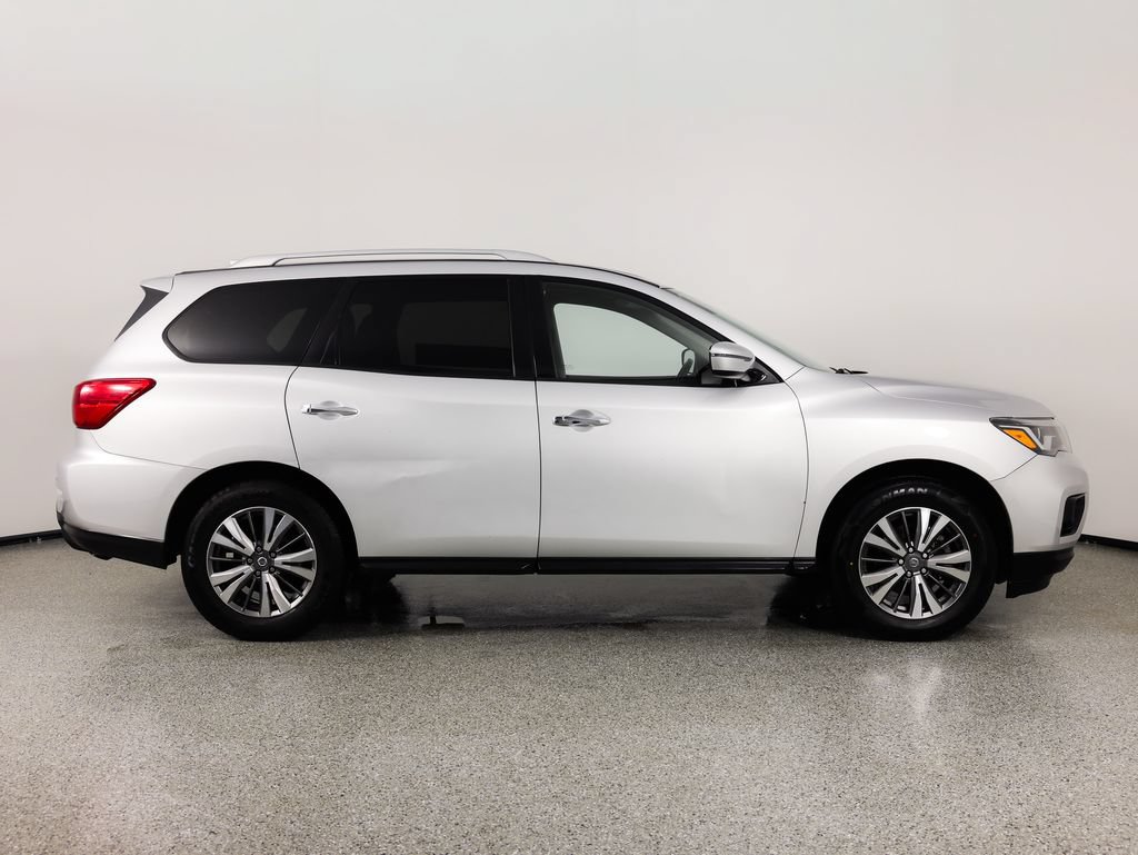Used 2019 Nissan Pathfinder SV FWD image 9