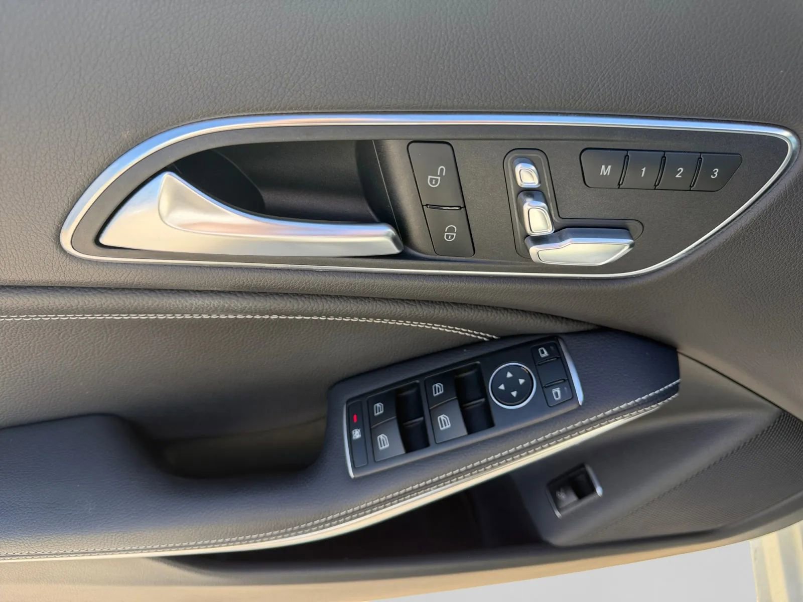 Used 2018 Mercedes-Benz CLA 250 image 15