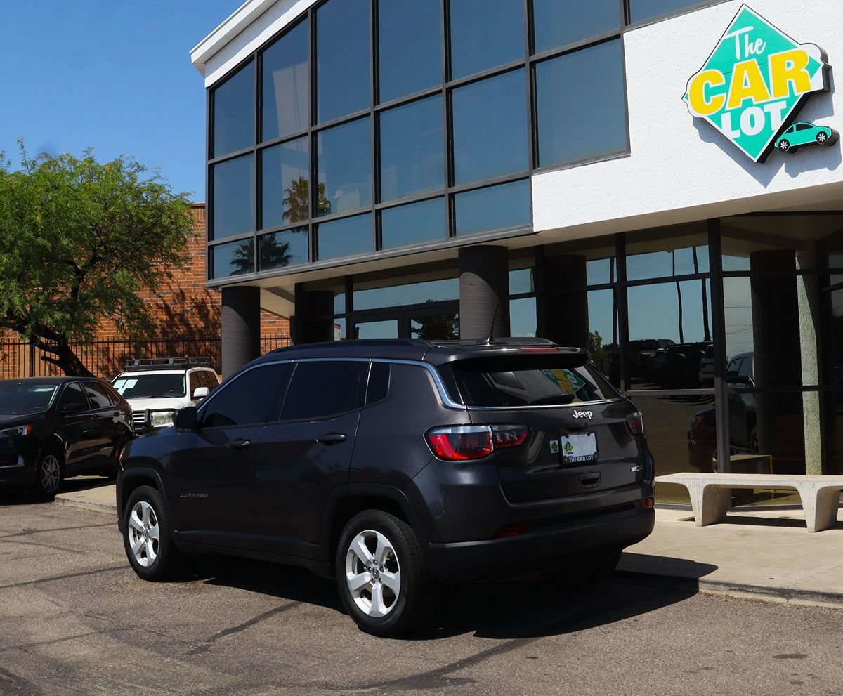Used 2019 Jeep Compass Latitude FWD image 9