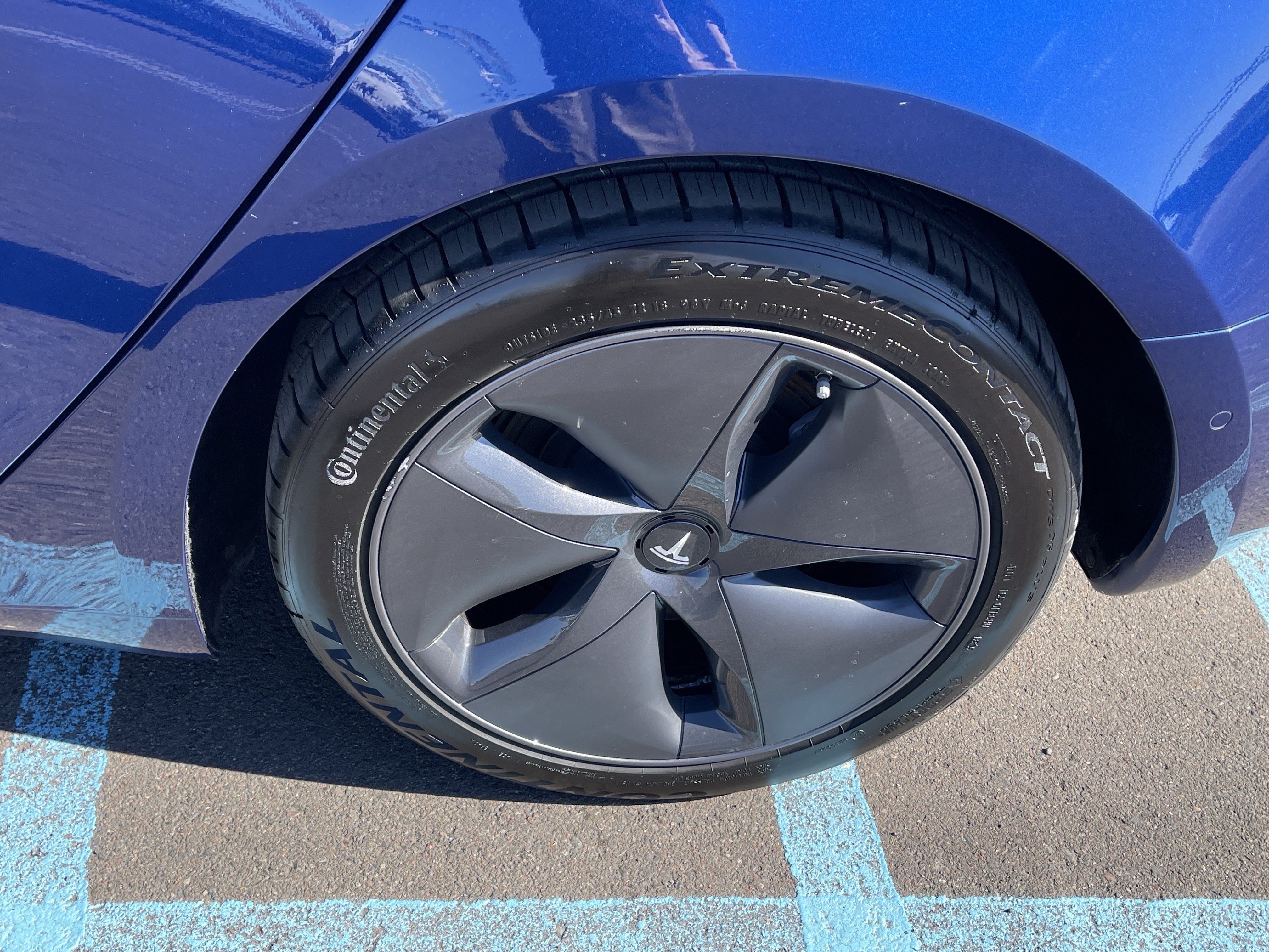 Used 2020 Tesla Model 3 Long Range AWD/4WD image 9