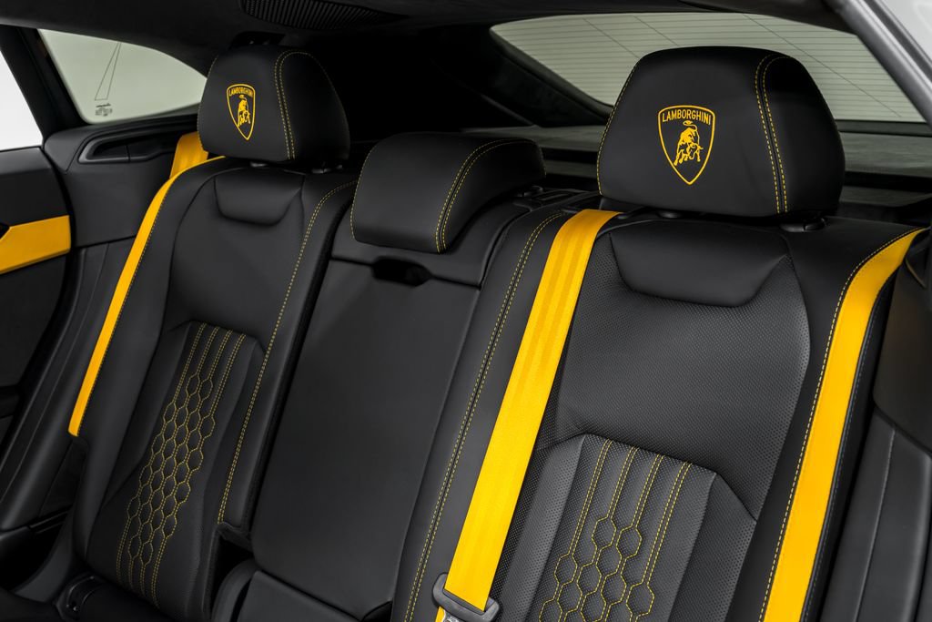 Used 2025 Lamborghini Urus S AWD/4WD image 32