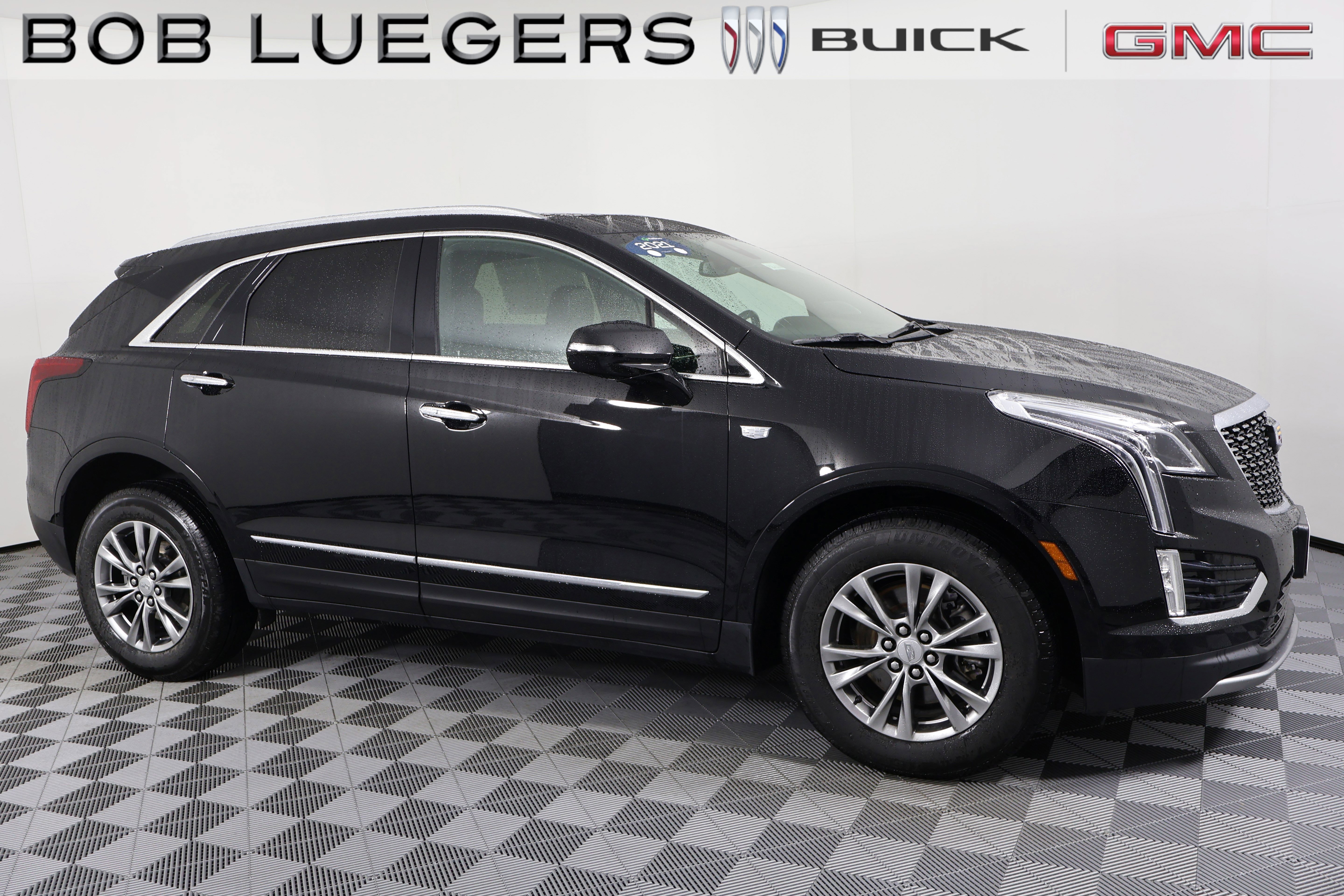 Certified 2021 Cadillac XT5 Premium Luxury AWD/4WD image 2