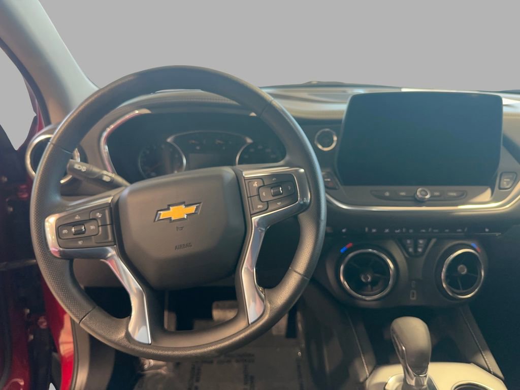 Used 2025 Chevrolet Blazer LT image 30