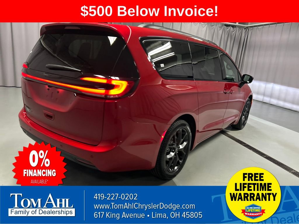 New 2026 Chrysler Pacifica Select image 7