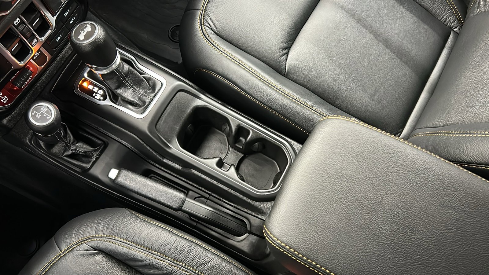 Used 2025 Jeep Wrangler Willys 4xe image 26