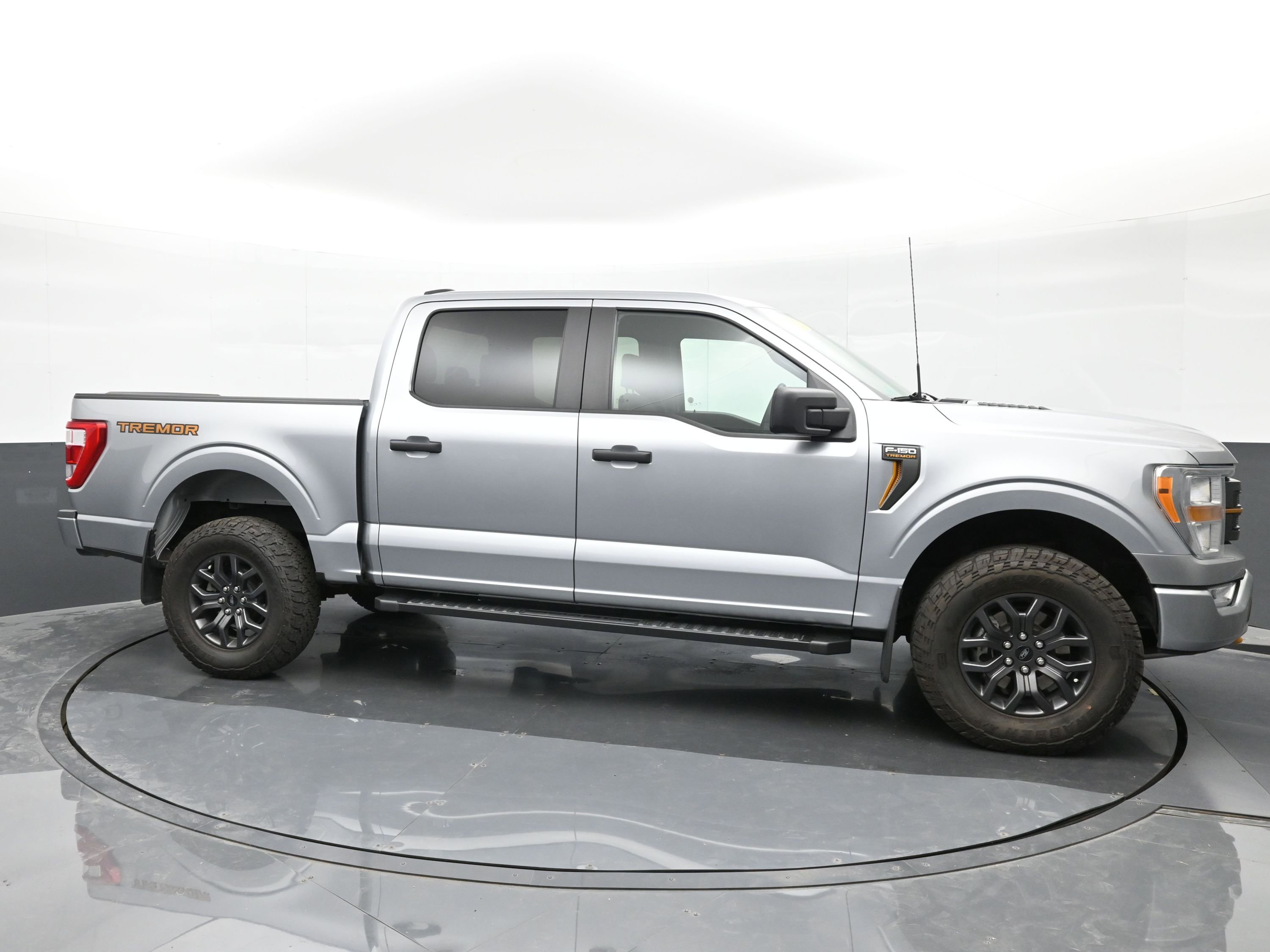 Used 2022 Ford F150 Tremor w/ Trailer Tow Package image 9