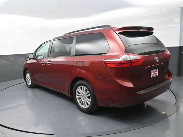 Used 2016 Toyota Sienna XLE image 5