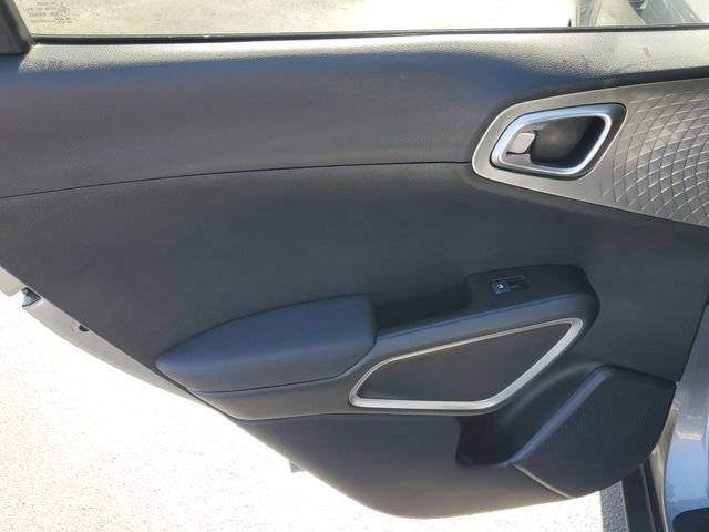 Used 2025 Kia Soul LX FWD image 8