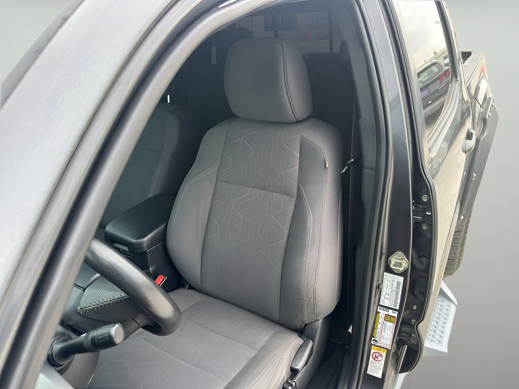 Used 2019 Toyota Tacoma TRD Off-Road w/ Technology Package image 28