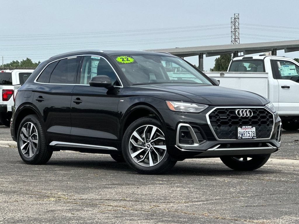 Used 2022 Audi Q5 2.0T Premium w/ Convenience Package AWD/4WD image 1