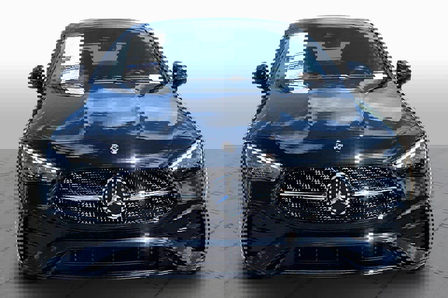 Certified 2025 Mercedes-Benz CLE 450 4MATIC Coupe image 4