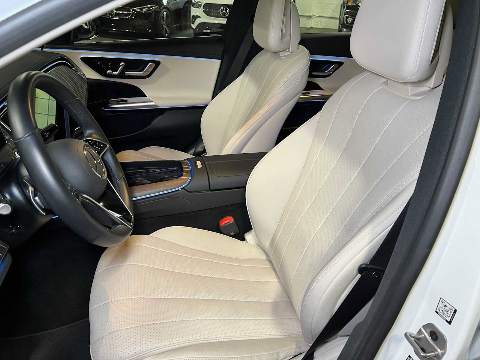 Used 2025 Mercedes-Benz E 350 Sedan image 24