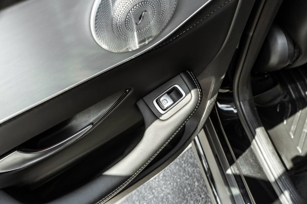 Used 2019 Mercedes-Benz GLC 63 AMG 4MATIC image 34