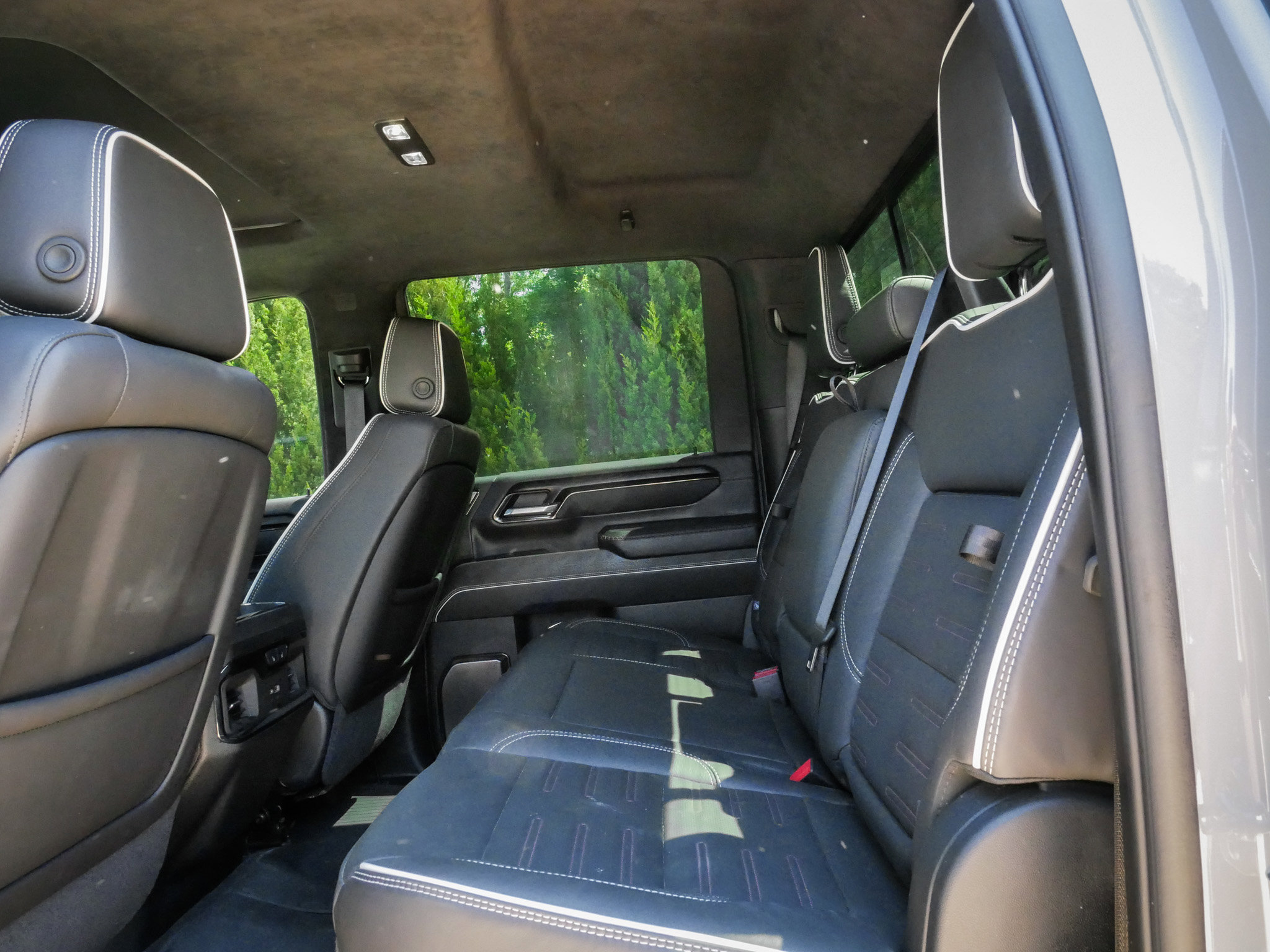 Used 2025 GMC Sierra 2500 AT4X w/ AT4X AEV Edition AWD/4WD image 8