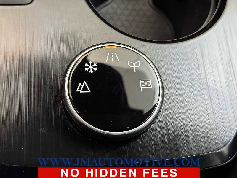 Used 2023 Nissan Rogue SV image 34