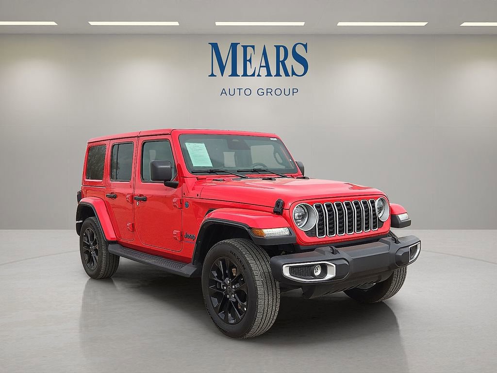 Used 2025 Jeep Wrangler Sahara 4xe image 7