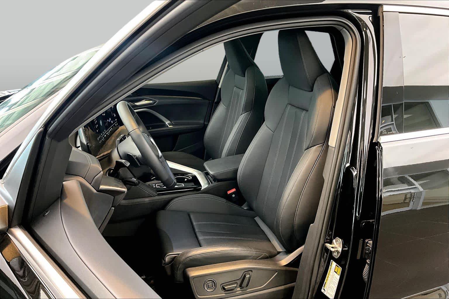 Certified 2025 Audi Q5 Premium w/ Premium Plus AWD/4WD image 8