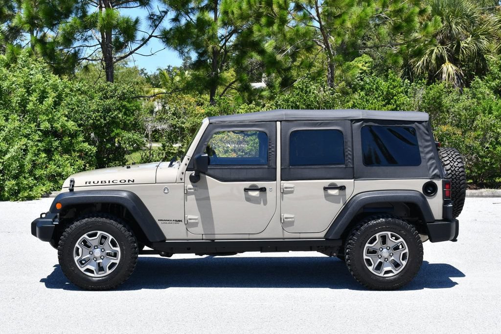 Used 2018 Jeep Wrangler Unlimited Rubicon w/ Connectivity Group AWD/4WD image 24