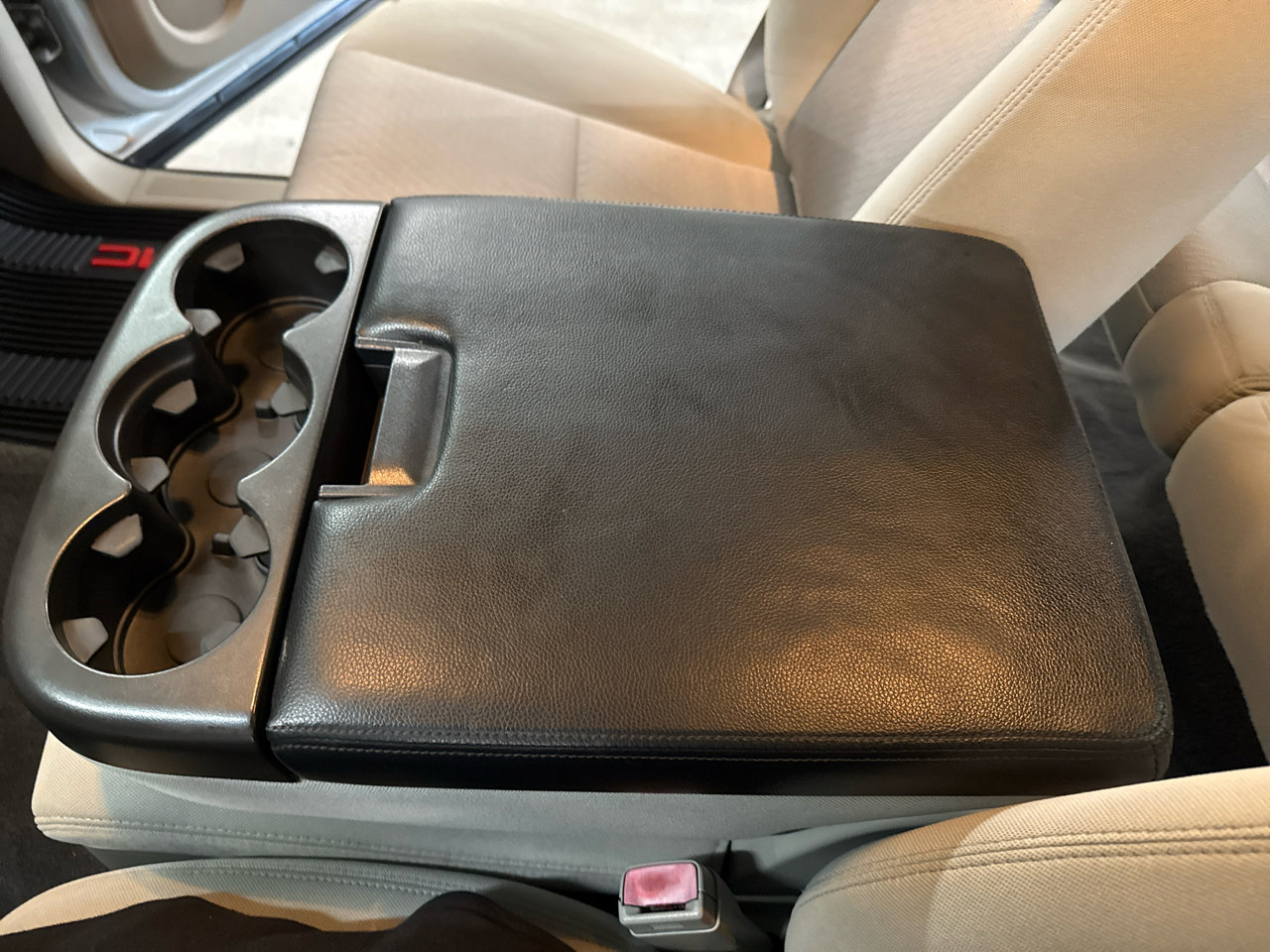 Used 2010 GMC Sierra 1500 SLE w/ Texas Edition image 21