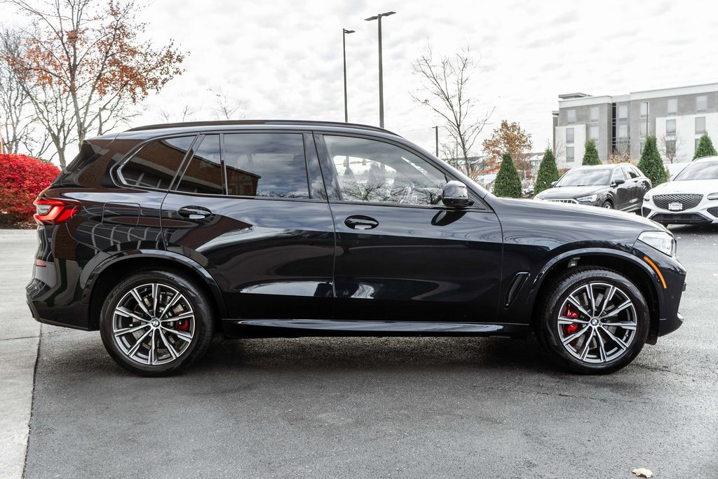 Used 2022 BMW X5 M50i w/ Executive Package image 3