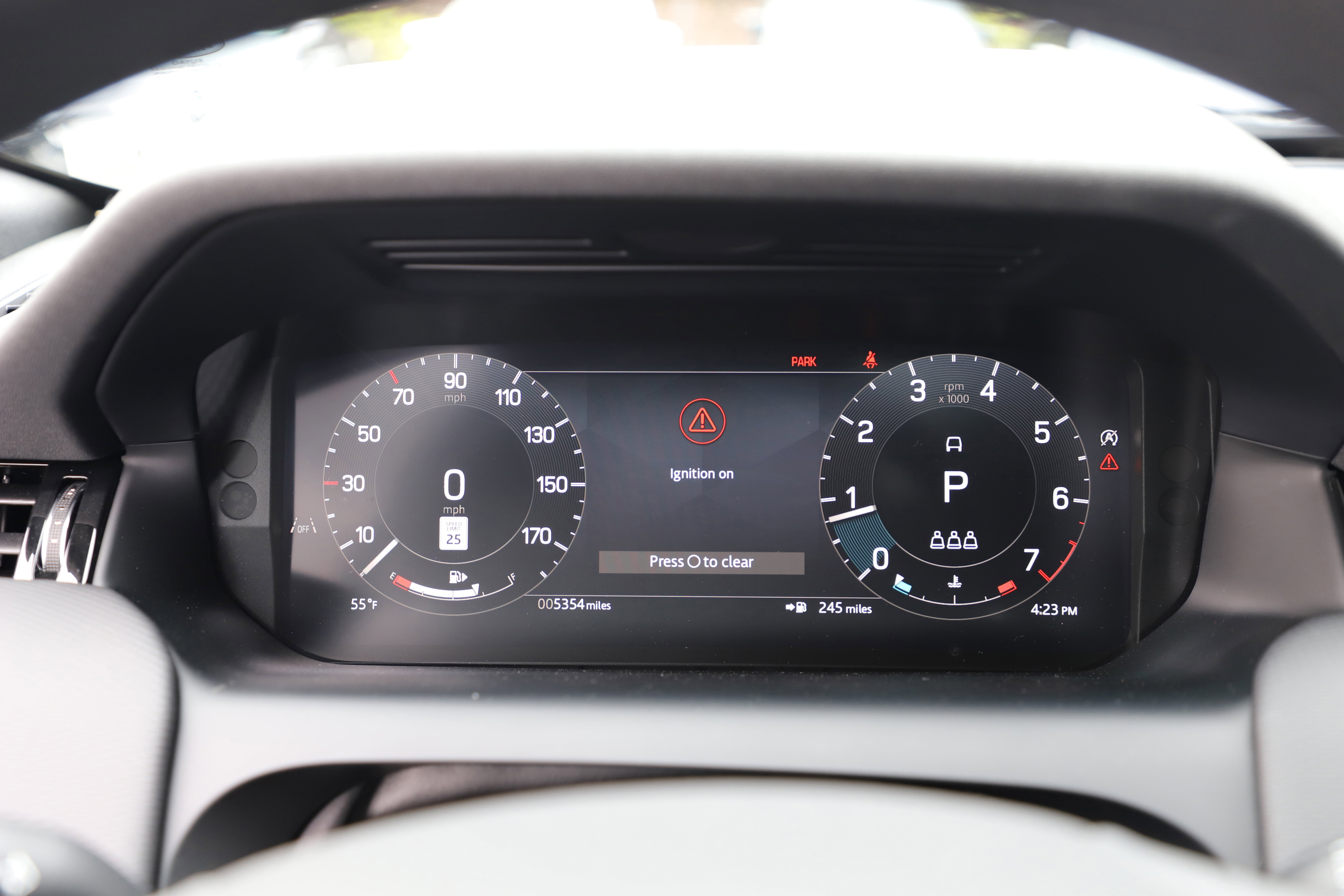 Certified 2025 Land Rover Discovery Sport Dynamic SE AWD/4WD image 21
