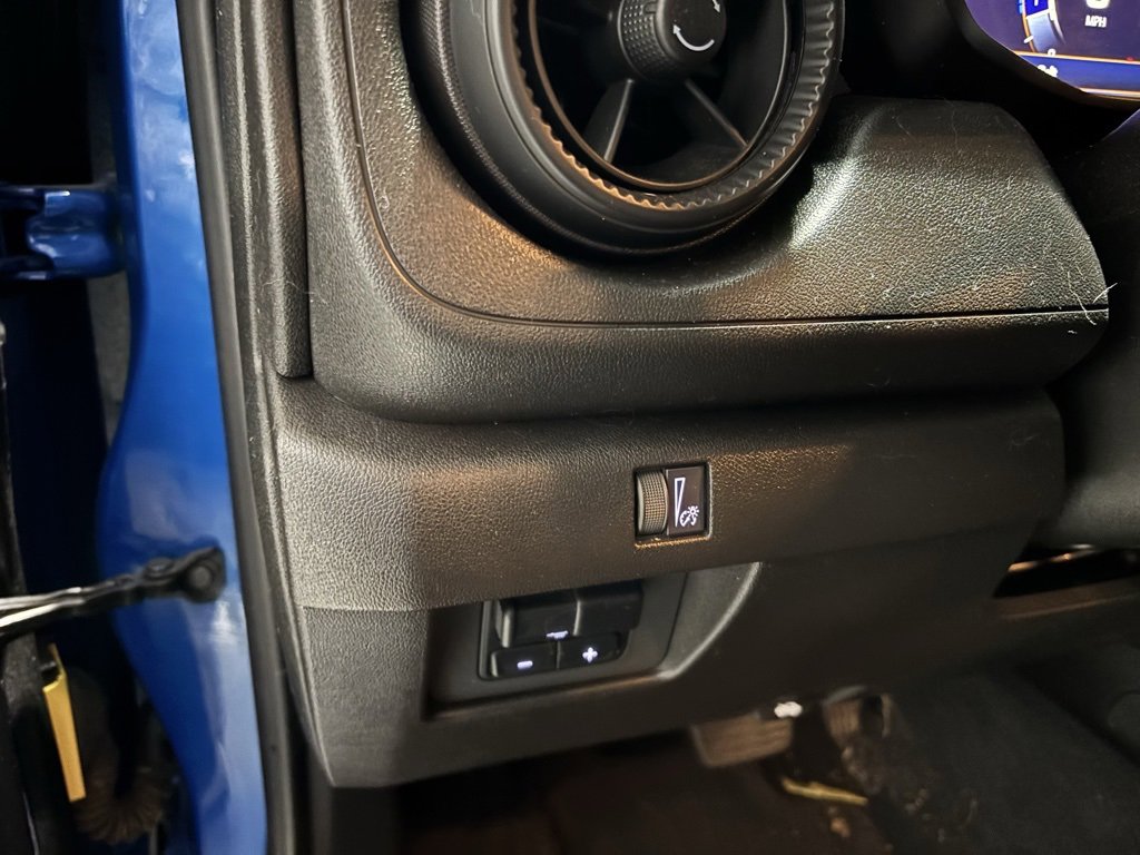 Used 2023 Chevrolet Colorado Trail Boss w/ Technology Package image 12