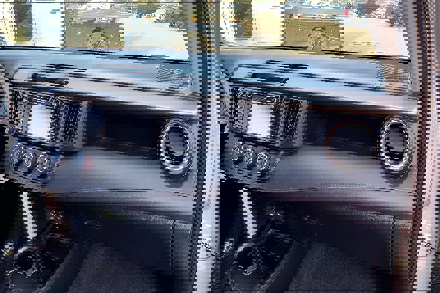 Used 2017 Toyota RAV4 LE image 17