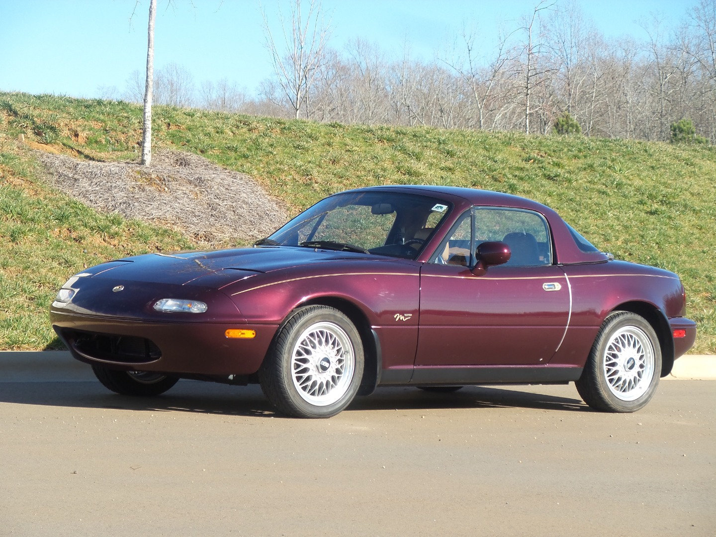 Used 1995 MAZDA MX-5 Miata RWD image 1