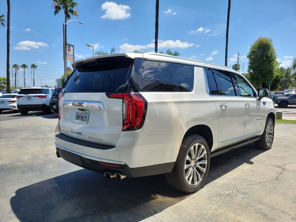 Used 2021 GMC Yukon XL Denali w/ Denali Premium Package image 4