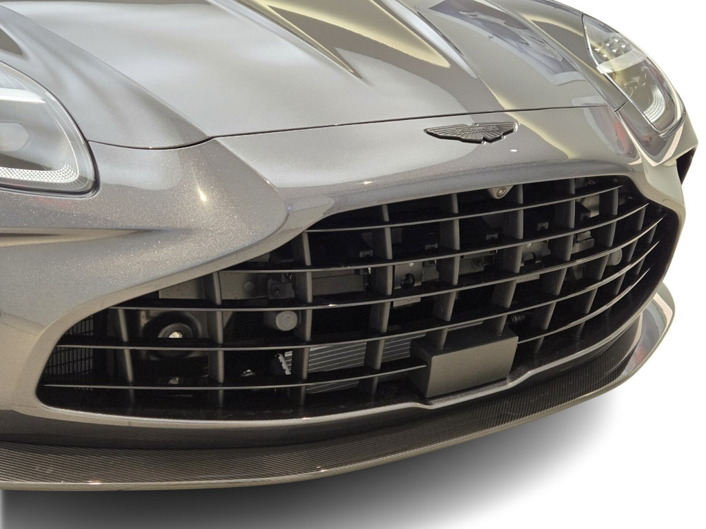 New 2025 Aston Martin V8 Vantage Coupe RWD image 4