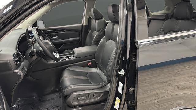 Used 2023 Honda Pilot Touring image 16