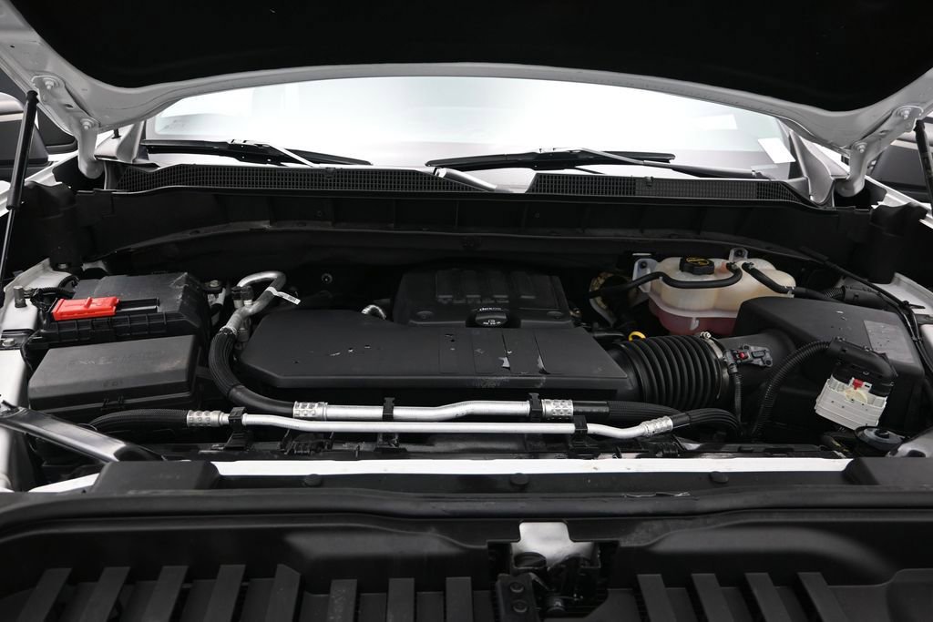 Used 2024 Chevrolet Silverado 1500 Custom w/ Turbomax Blackout Package RWD image 23