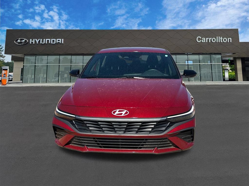 Used 2025 Hyundai Elantra Sport FWD image 2