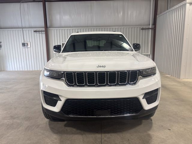 Used 2025 Jeep Grand Cherokee Laredo X w/ Luxury Tech Group I image 3