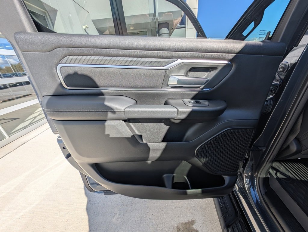 New 2026 RAM 1500 4x4 Crew Cab image 43