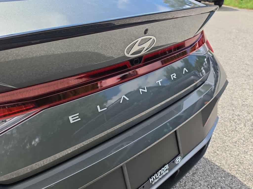 New 2026 Hyundai Elantra SEL Sport FWD image 13