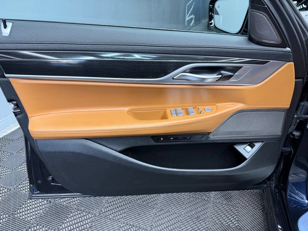Used 2019 BMW 740i w/ M Sport Package RWD image 36