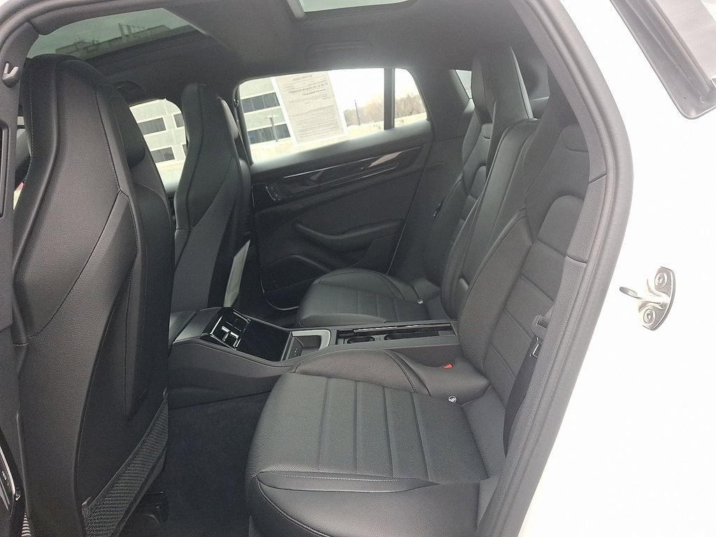 Used 2024 Porsche Panamera image 12