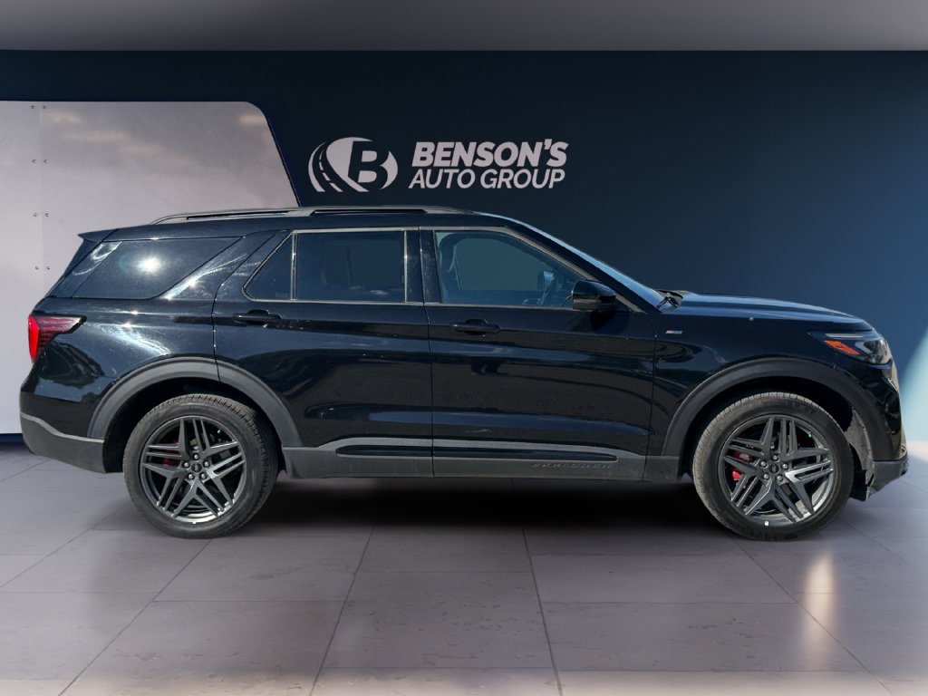 Used 2025 Ford Explorer ST-Line w/ ST-Line Street Pack AWD/4WD image 6