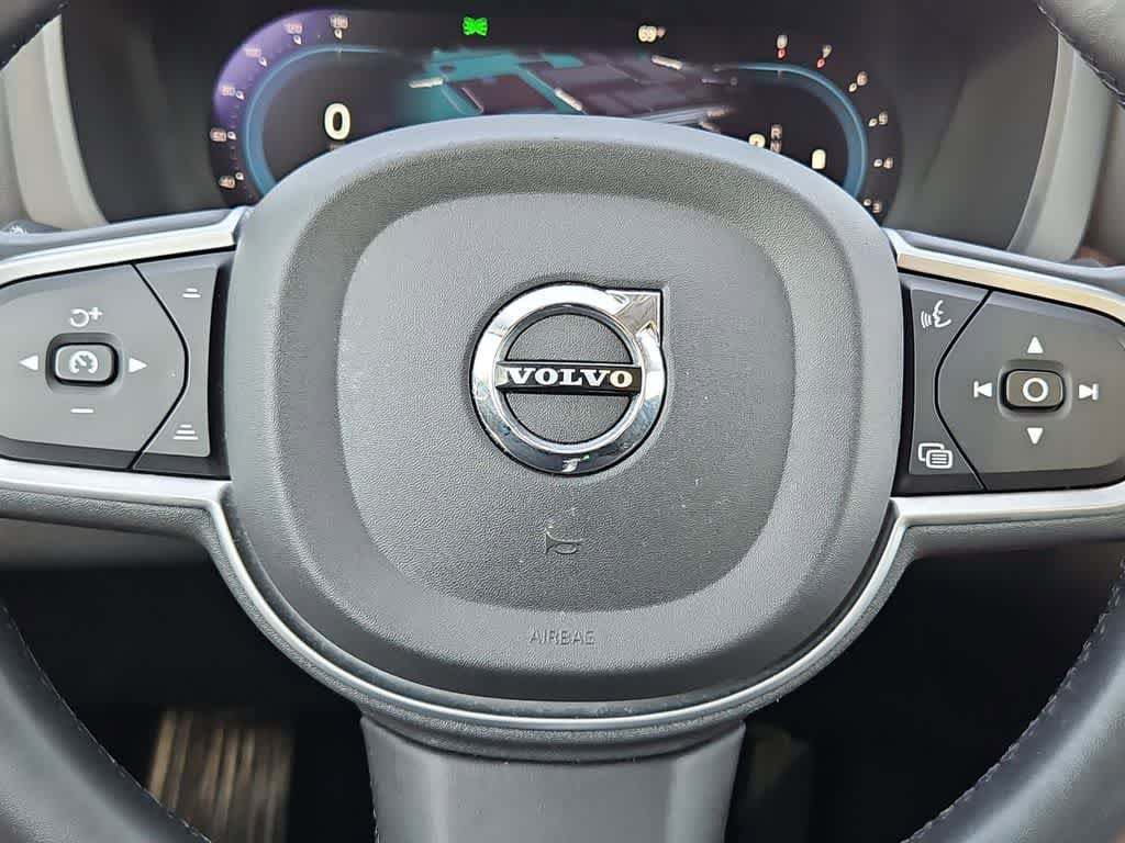 Used 2022 Volvo XC60 B5 Momentum AWD/4WD image 25