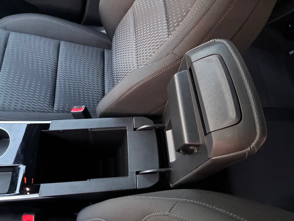 Used 2026 Chevrolet Equinox LT FWD image 39
