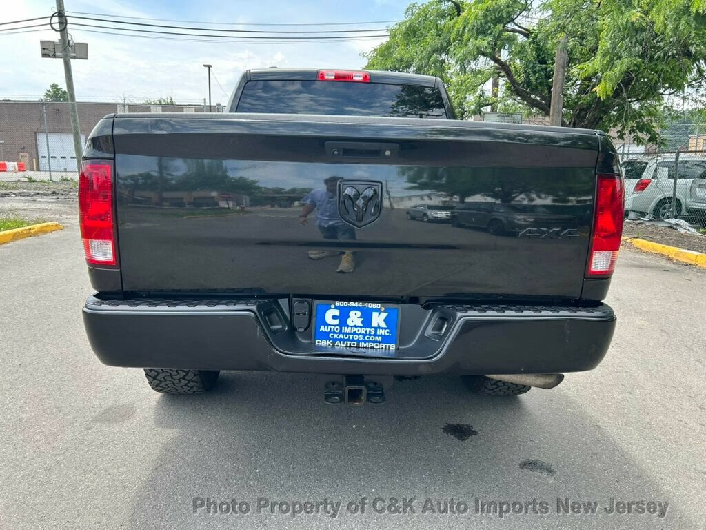 Used 2018 RAM 1500 Express w/ Black Ram 1500 Express Group AWD/4WD image 12