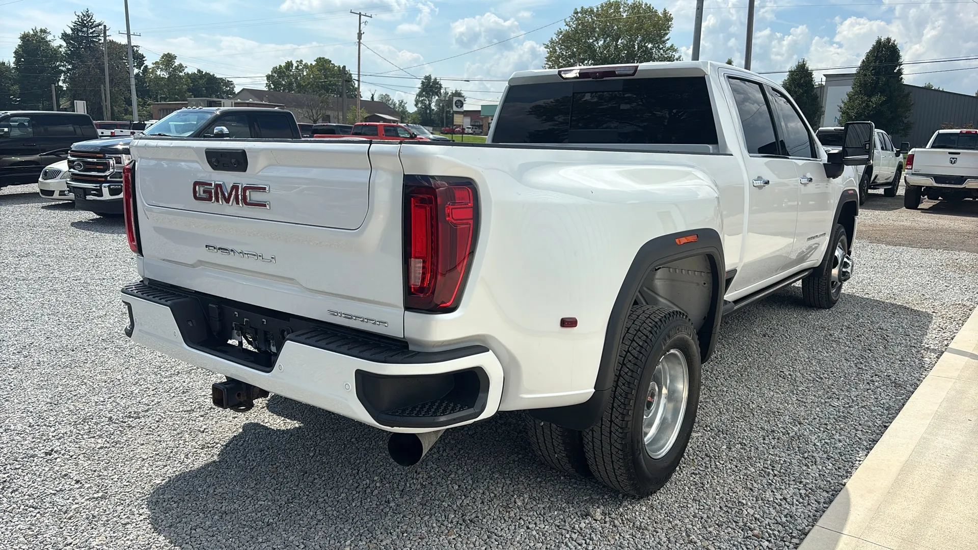 Used 2023 GMC Sierra 3500 Denali w/ Denali Ultimate Package AWD/4WD image 7