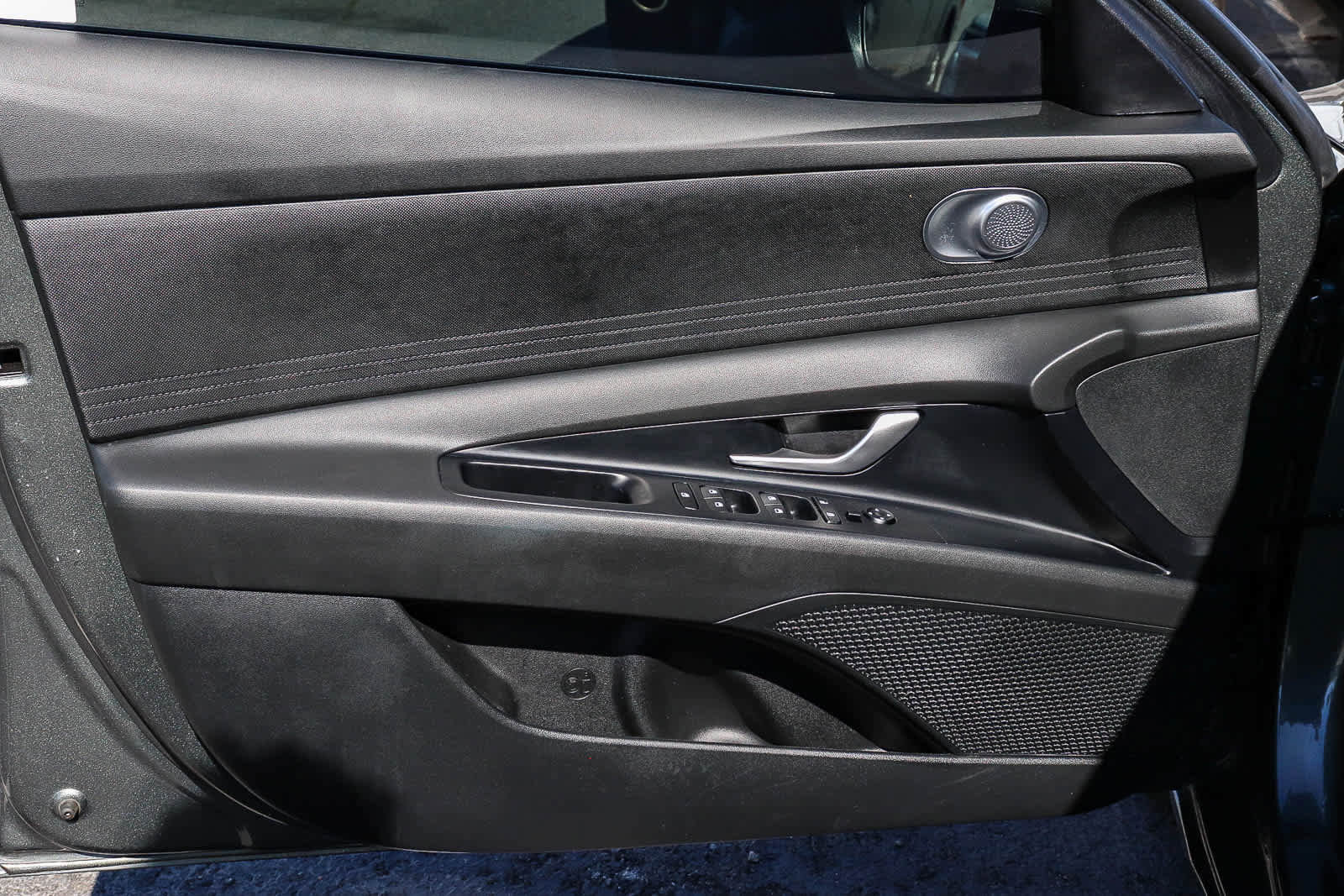 Used 2025 Hyundai Elantra SE image 20