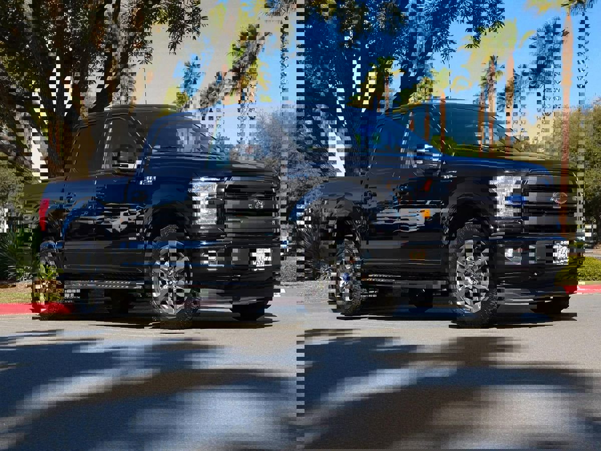 Used 2017 Ford F150 Lariat image 2