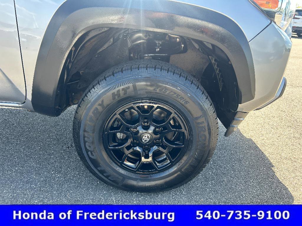 Used 2020 Toyota Tacoma SR w/ SX Package AWD/4WD image 26