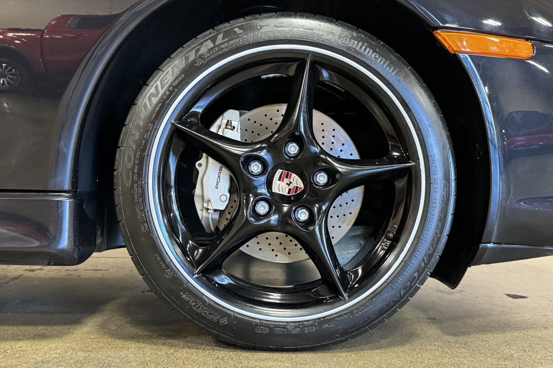 Used 2003 Porsche 911 Carrera 4 AWD/4WD image 21